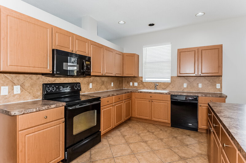 2,280/Mo, 3324 70th Ct E Palmetto, FL 34221 Kitchen View