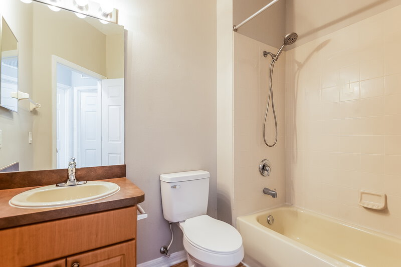 2,280/Mo, 3324 70th Ct E Palmetto, FL 34221 Bathroom View