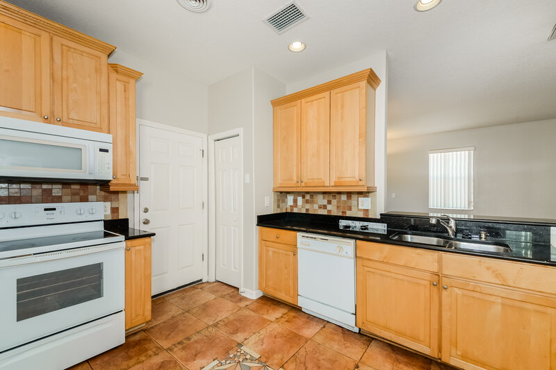 3,660/Mo, 15007 Skip Jack Loop Lakewood Ranch, FL 34202 Kitchen View 2
