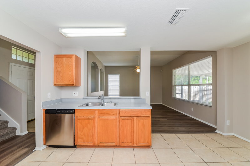 2,570/Mo, 4033 Banbury Cir Parrish, FL 34219 Kitchen View 2
