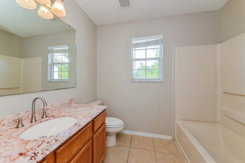 2,570/Mo, 4033 Banbury Cir Parrish, FL 34219 Bathroom View