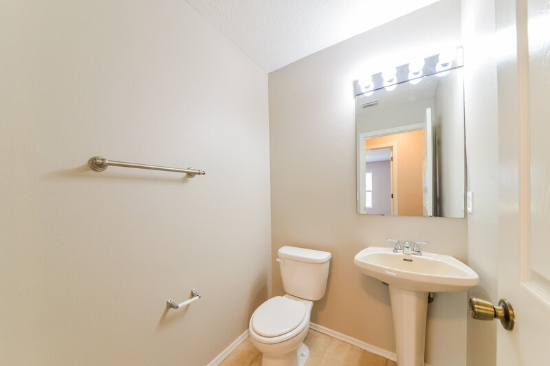 2,570/Mo, 4033 Banbury Cir Parrish, FL 34219 Bathroom View 2
