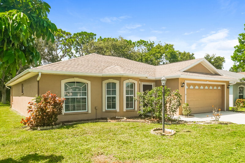 2,210/Mo, 2832 59th Ave E Bradenton, FL 34203 Front View