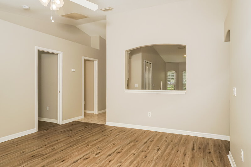 2,210/Mo, 2832 59th Ave E Bradenton, FL 34203 Living Room View