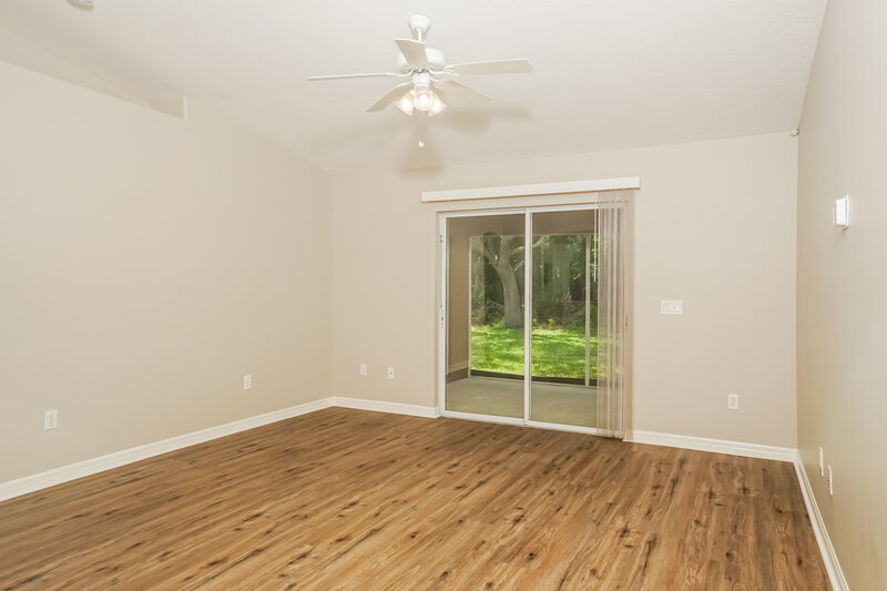 2,210/Mo, 2832 59th Ave E Bradenton, FL 34203 Living Room View 2