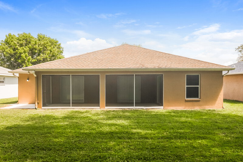 2,210/Mo, 2832 59th Ave E Bradenton, FL 34203 Rear View