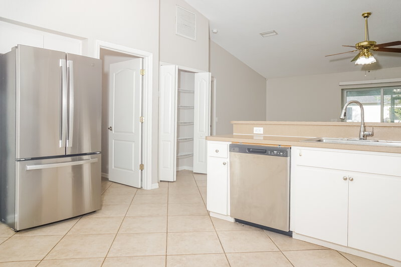 2,380/Mo, 3781 Beeber St North Port, FL 34287 Kitchen View 2