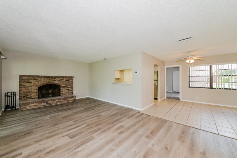 2,305/Mo, 4254 Dryden Cir Sarasota, FL 34241 Living Room View 3