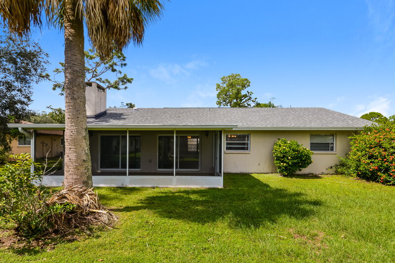 2,305/Mo, 4254 Dryden Cir Sarasota, FL 34241 Rear View