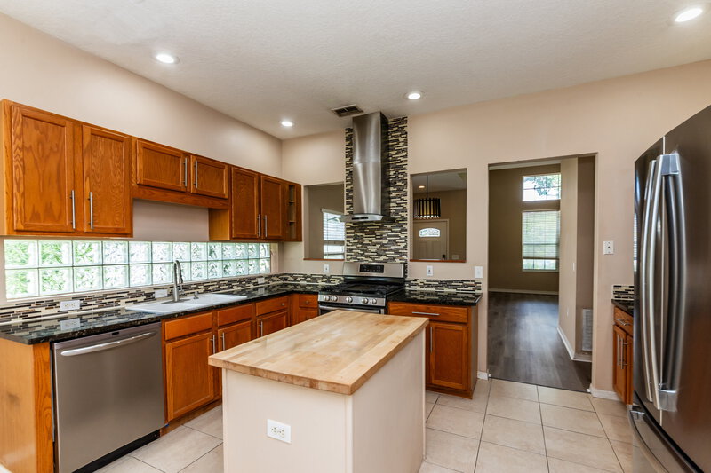 2,460/Mo, 12336 Hollybush Ter Lakewood Ranch, FL 34202 Kitchen View 2