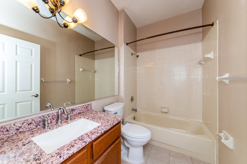 2,460/Mo, 12336 Hollybush Ter Lakewood Ranch, FL 34202 Bathroom View