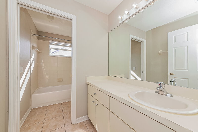 2,050/Mo, 4163 Day Bridge Pl Ellenton, FL 34222 Bathroom View
