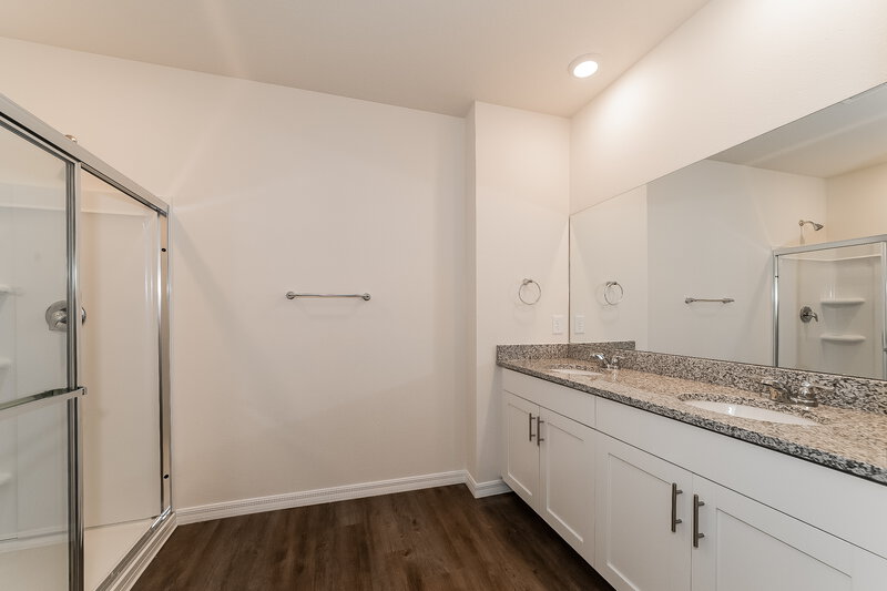 3,415/Mo, 4029 Shady Foxtail Ct Sarasota, FL 34240 Main Bathroom View