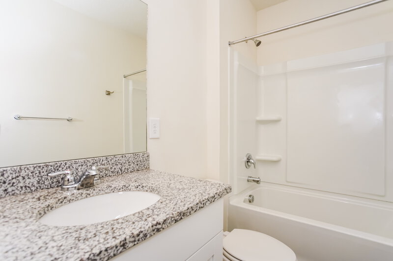 3,260/Mo, 4057 Shady Foxtail Ct Sarasota, FL 34240 Bathroom View