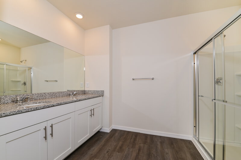 3,415/Mo, 4088 Shady Foxtail Ct Sarasota, FL 34240 Main Bathroom View