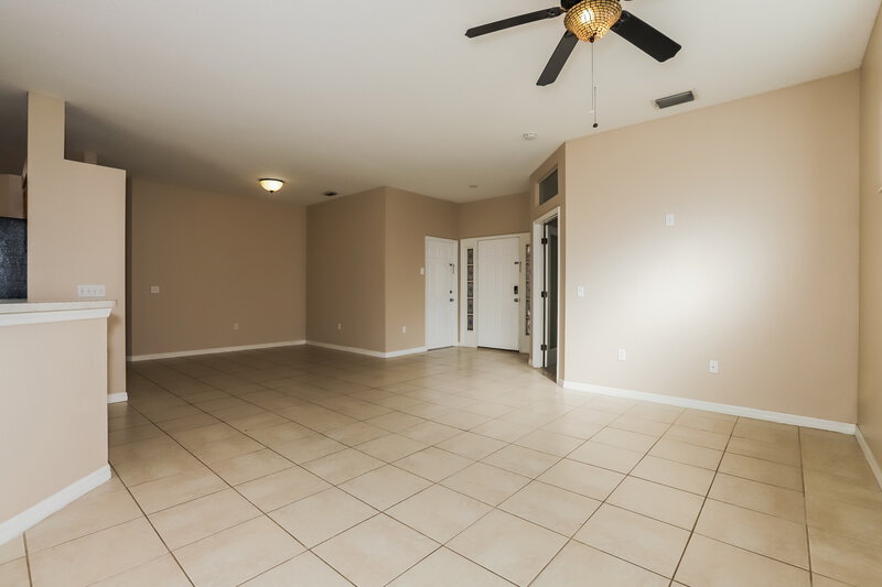 2,225/Mo, 1253 Millbrook Cir Bradenton, FL 34212 Living Room View 2