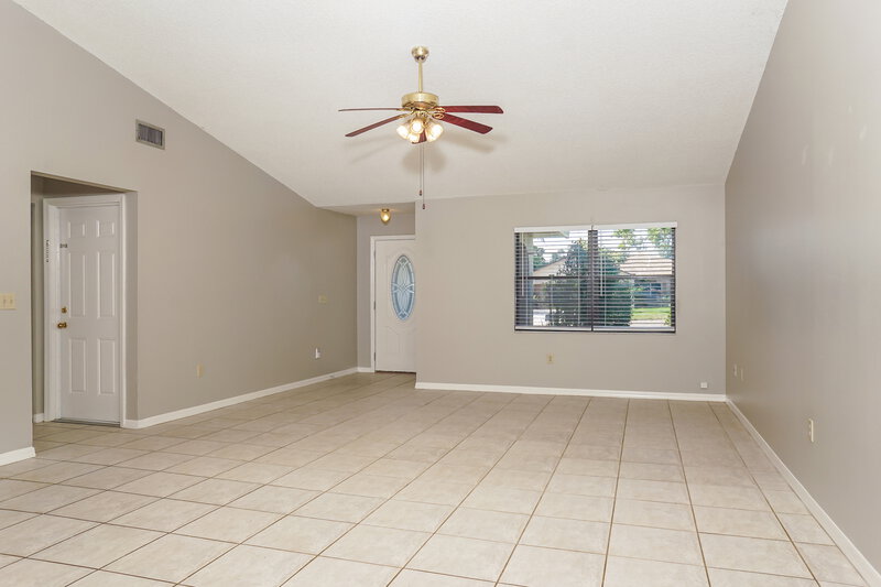 2,615/Mo, 4913 Ithaca Ln Sarasota, FL 34243 Living Room View