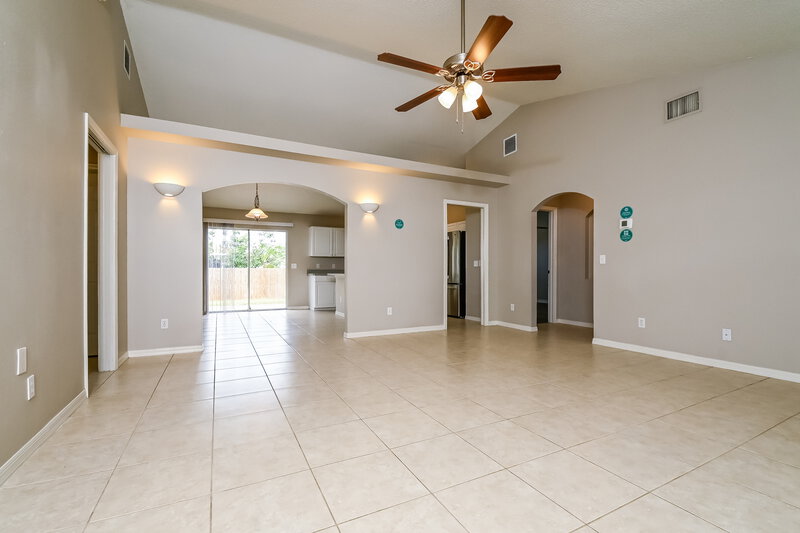 2,355/Mo, 7823 48th Pl E Bradenton, FL 34203 Living Room View
