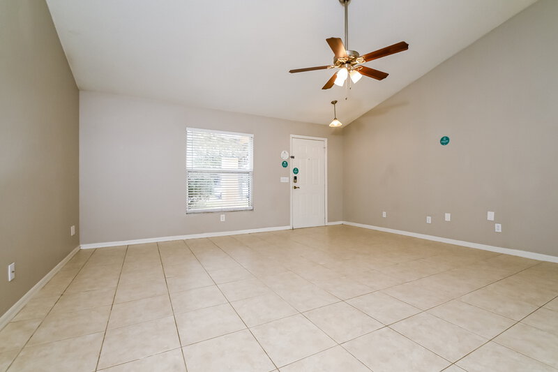2,355/Mo, 7823 48th Pl E Bradenton, FL 34203 Living Room View 2