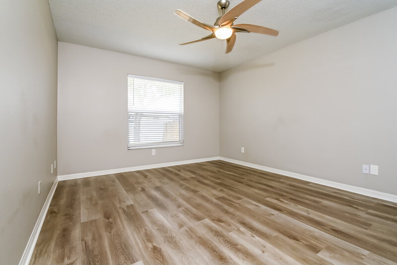 2,355/Mo, 7823 48th Pl E Bradenton, FL 34203 Main Bedroom View