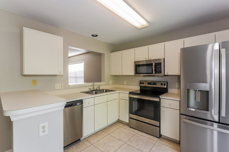 2,150/Mo, 6463 Coral Creek Ct Ellenton, FL 34222 Kitchen View