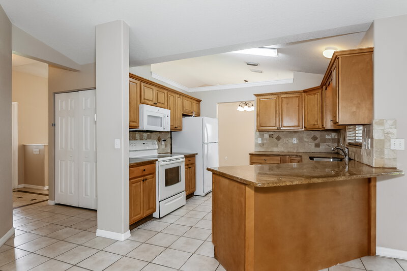 2,460/Mo, 6888 Mauna Loa Blvd Sarasota, FL 34241 Kitchen View 2
