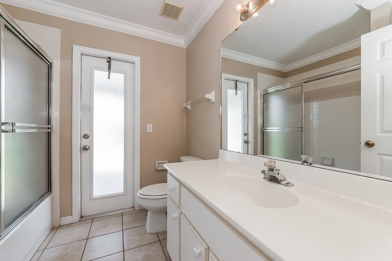 2,460/Mo, 6888 Mauna Loa Blvd Sarasota, FL 34241 Bathroom View
