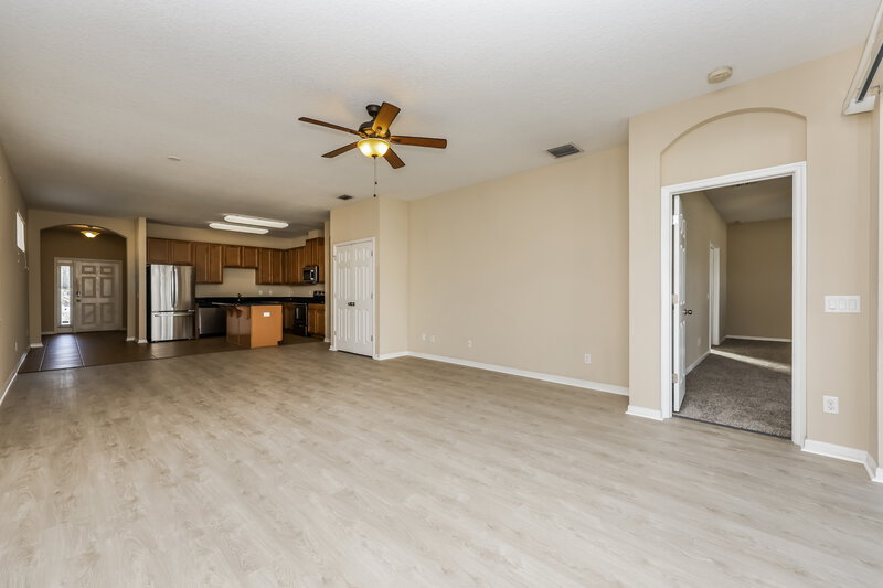 2,240/Mo, 9026 41st St E Parrish, FL 34219 Family Room View 2