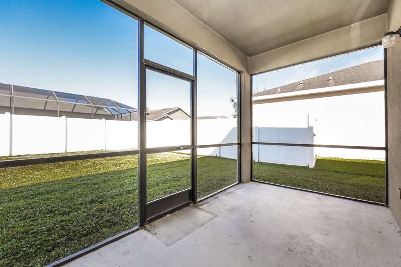 2,240/Mo, 9026 41st St E Parrish, FL 34219 Sun Room View