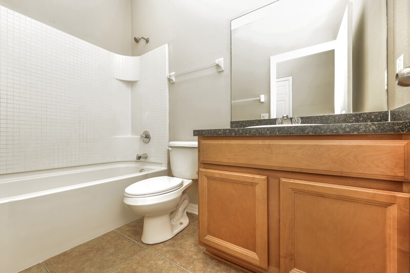 2,240/Mo, 9026 41st St E Parrish, FL 34219 Bathroom View