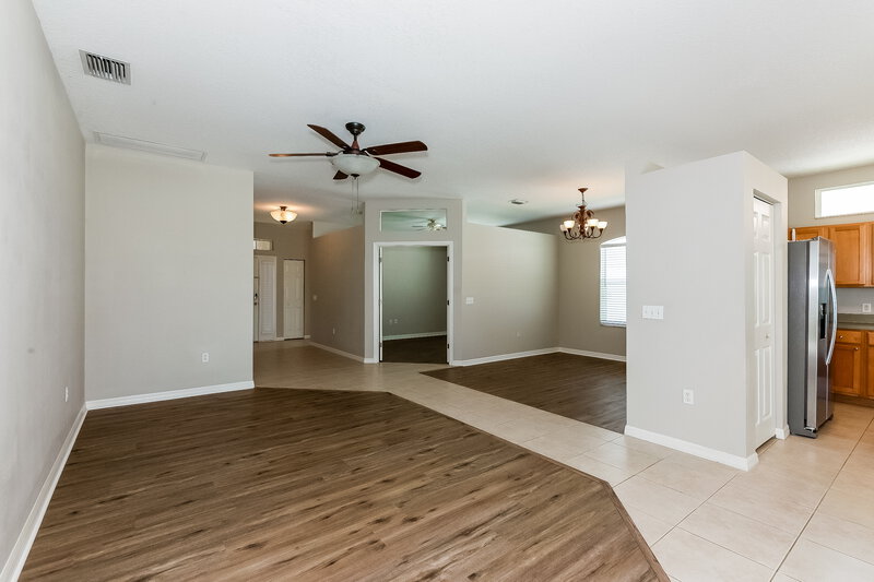 2,555/Mo, 1252 Millbrook Cir Bradenton, FL 34212 Living Room View 3