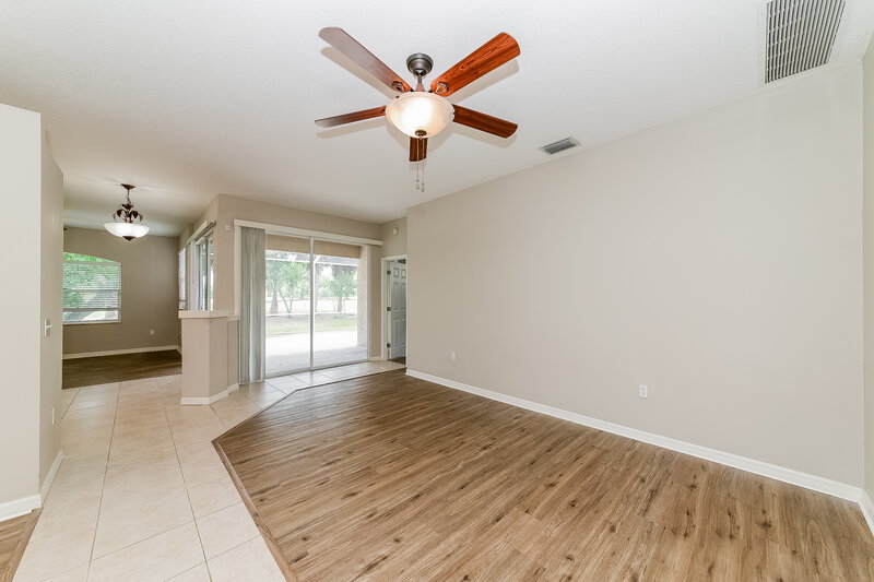 2,505/Mo, 1252 Millbrook Cir Bradenton, FL 34212 Family Room View 2