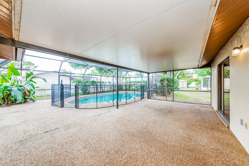 2,685/Mo, 4725 Country Oaks Blvd Sarasota, FL 34243 Pool View