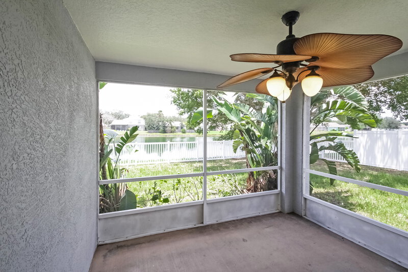 2,400/Mo, 11109 3rd Ave E Bradenton, FL 34212 Sun Room View