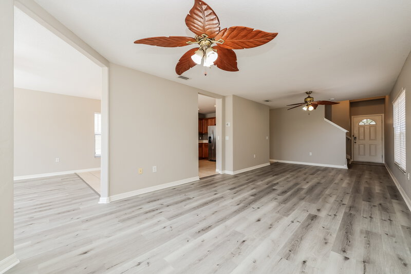 2,485/Mo, 7032 Chatum Light Run Bradenton, FL 34212 Living Room View