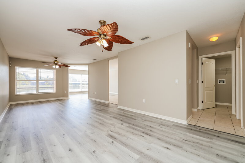 2,485/Mo, 7032 Chatum Light Run Bradenton, FL 34212 Living Room View 2