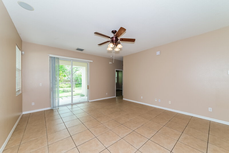2,520/Mo, 14248 Gnatcatcher Ter Lakewood Ranch, FL 34202 Living Room View 2