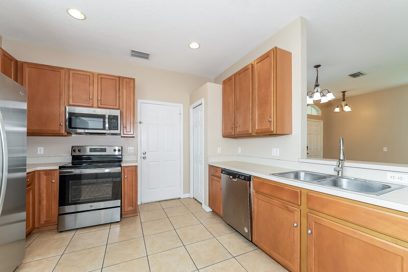 2,520/Mo, 14248 Gnatcatcher Ter Lakewood Ranch, FL 34202 Kitchen View