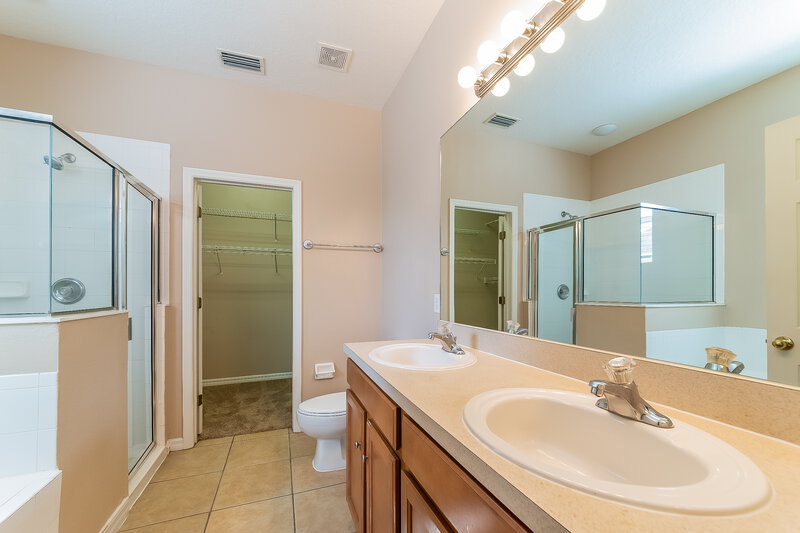 2,520/Mo, 14248 Gnatcatcher Ter Lakewood Ranch, FL 34202 Main Bathroom View