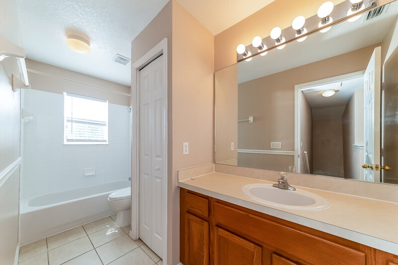 2,520/Mo, 14248 Gnatcatcher Ter Lakewood Ranch, FL 34202 Bathroom View