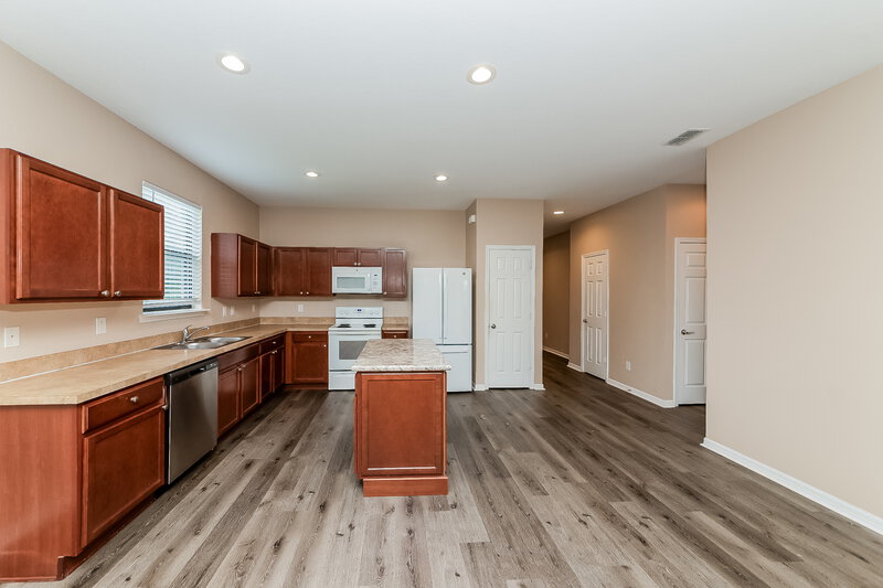 2,320/Mo, 10716 55th Ct E Parrish, FL 34219 Kitchen View