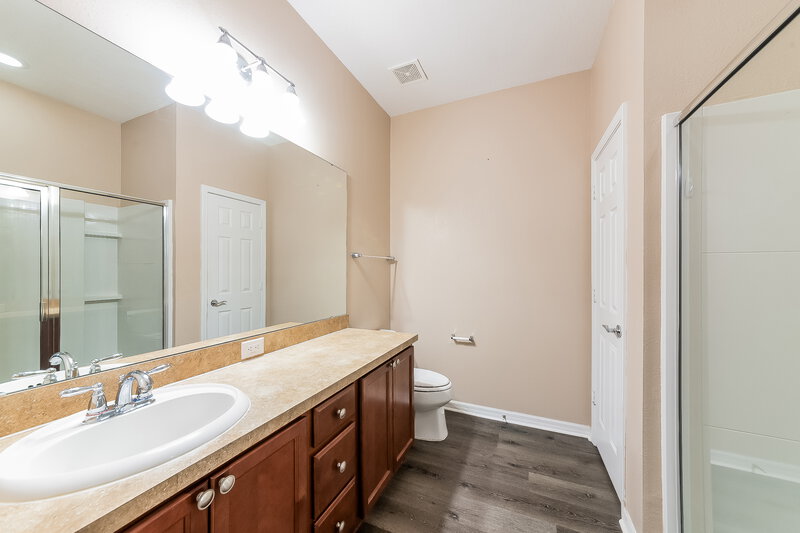 2,320/Mo, 10716 55th Ct E Parrish, FL 34219 Main Bathroom View