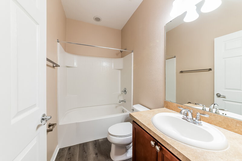 2,320/Mo, 10716 55th Ct E Parrish, FL 34219 Bathroom View
