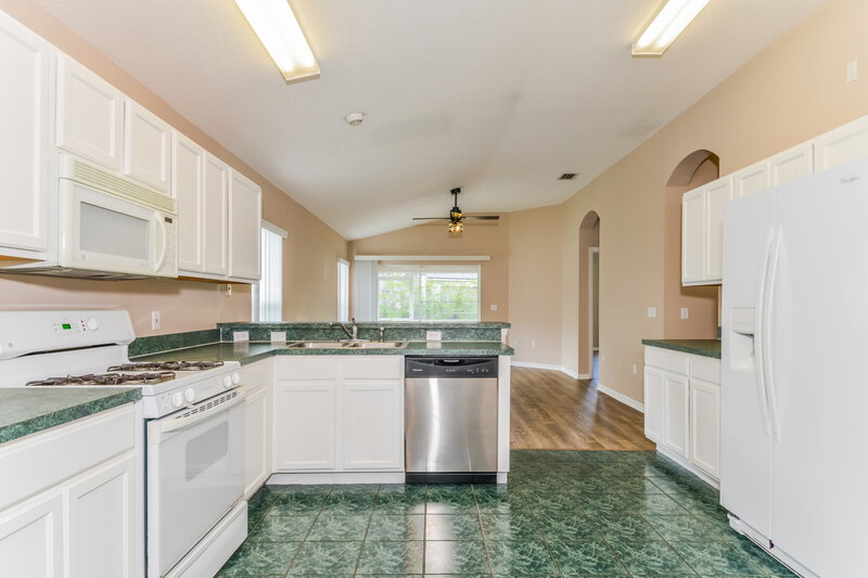 2,395/Mo, 12134 Winding Woods Way Lakewood Ranch, FL 34202 Kitchen View 2