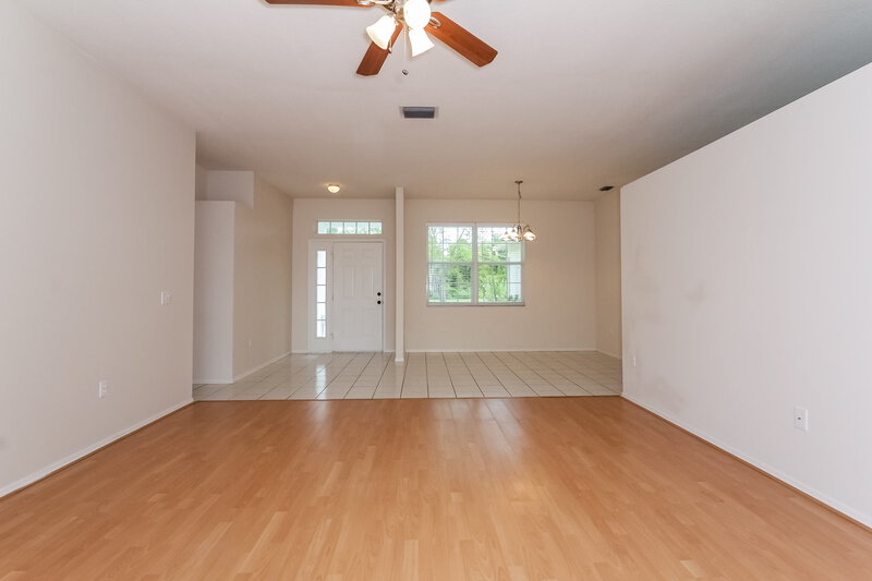 1,760/Mo, 9208 69th Ave E Palmetto, FL 34221 Living Roomlarge View