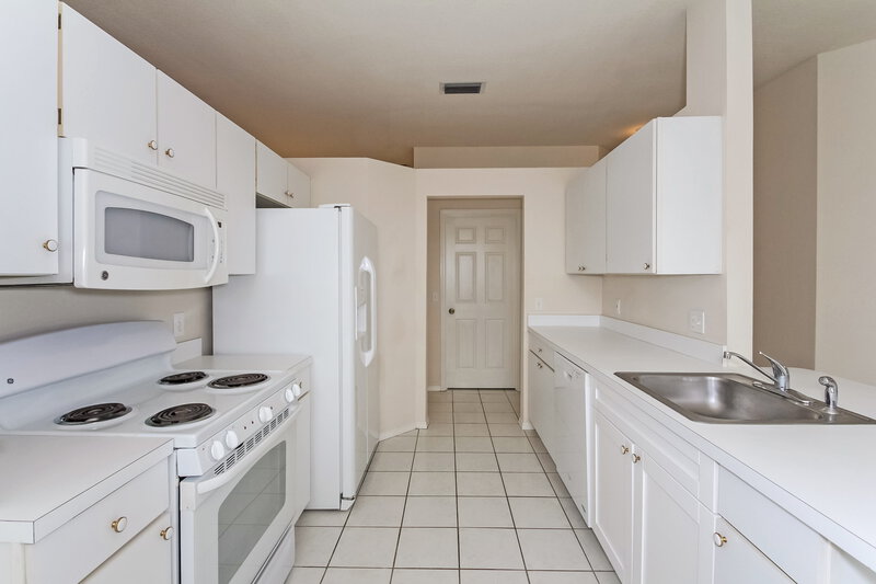 1,760/Mo, 9208 69th Ave E Palmetto, FL 34221 Kitchenlarge View 2