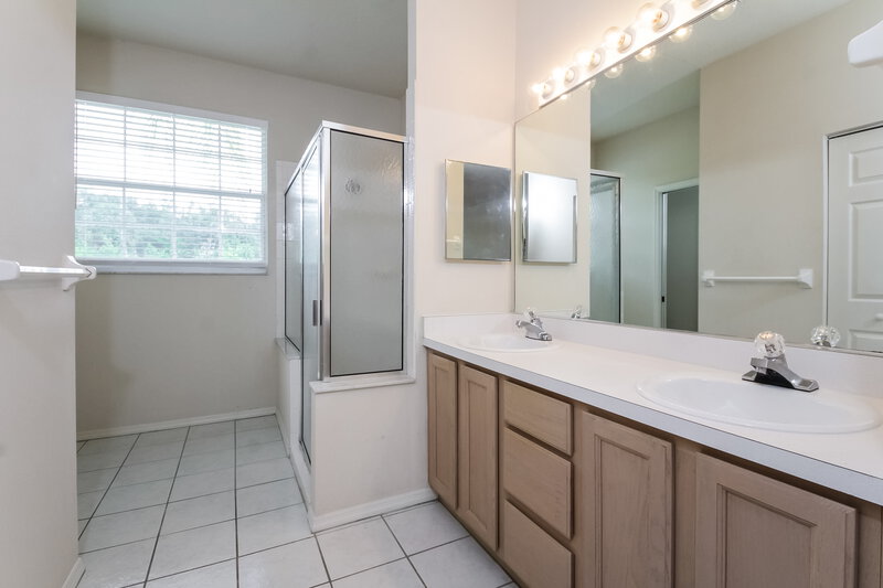 1,760/Mo, 9208 69th Ave E Palmetto, FL 34221 Master Bathroomlarge View