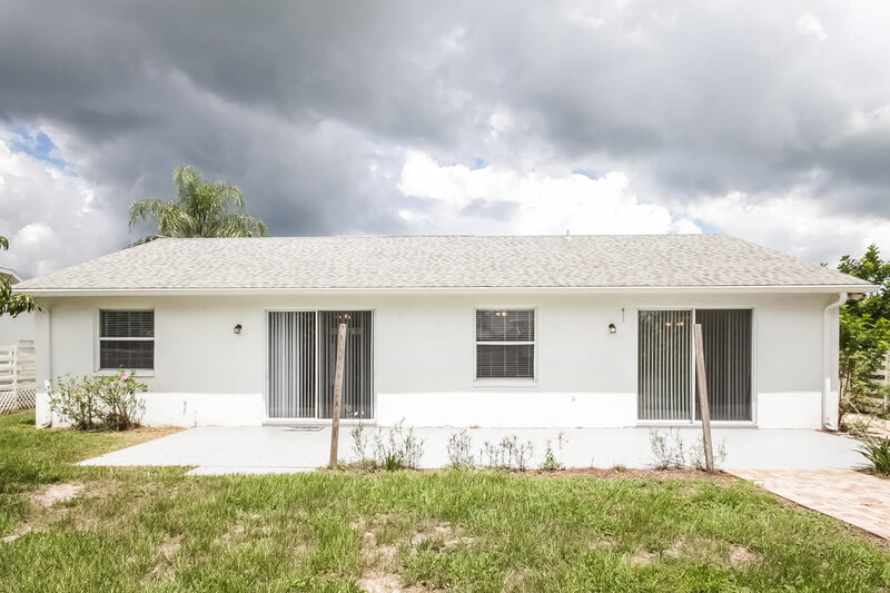 1,760/Mo, 9208 69th Ave E Palmetto, FL 34221 Rear Viewlarge View