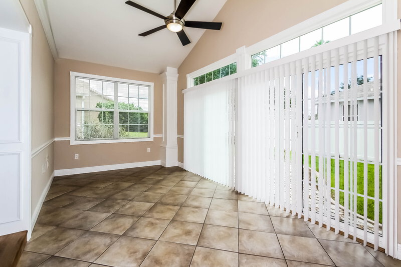 2,650/Mo, 4637 72nd Ct E Bradenton, FL 34203 Family Room View