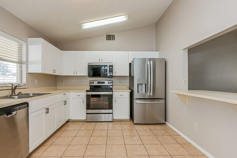 1,955/Mo, 5102 25th Avenue Dr E Palmetto, FL 34221 Kitchen View